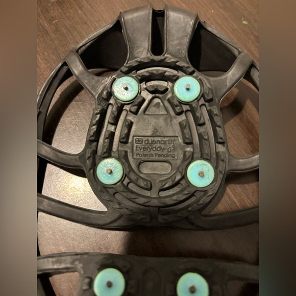 Due North Everyday G3 Traction grips Small-Medium - Picture 3 of 4